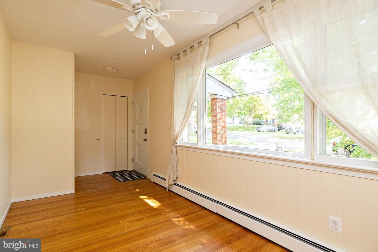 426 4th Ave - Photo 7 of 44