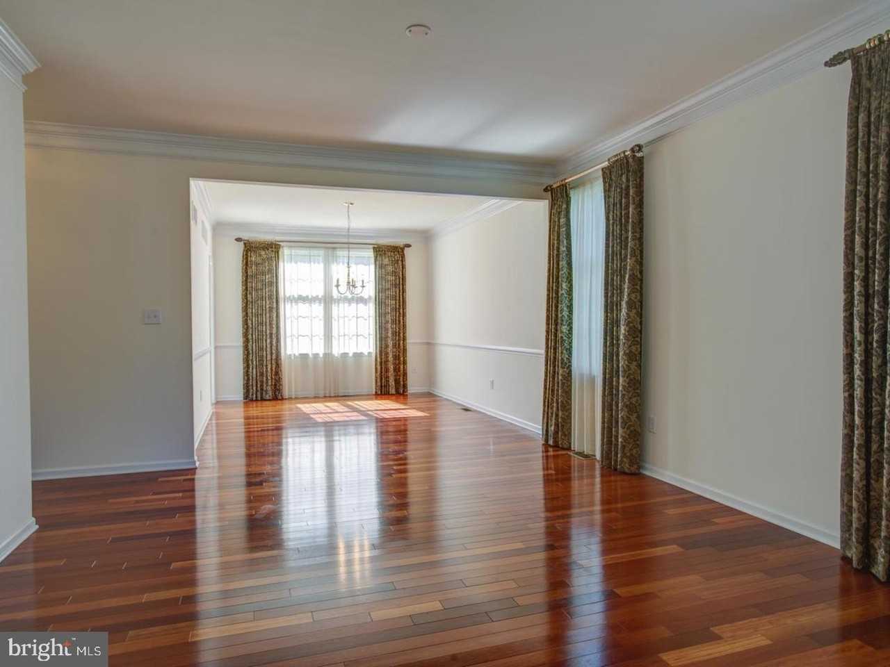 30 Lockwood Dr - Photo 4 of 22