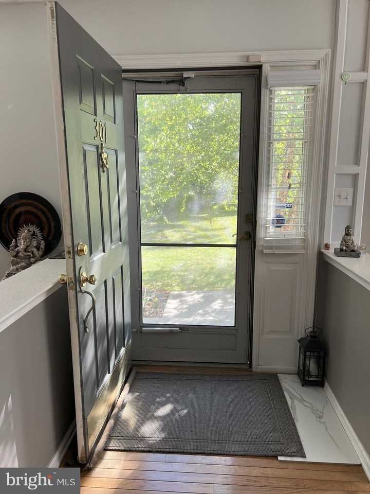 301 Park Knl - Photo 5 of 36
