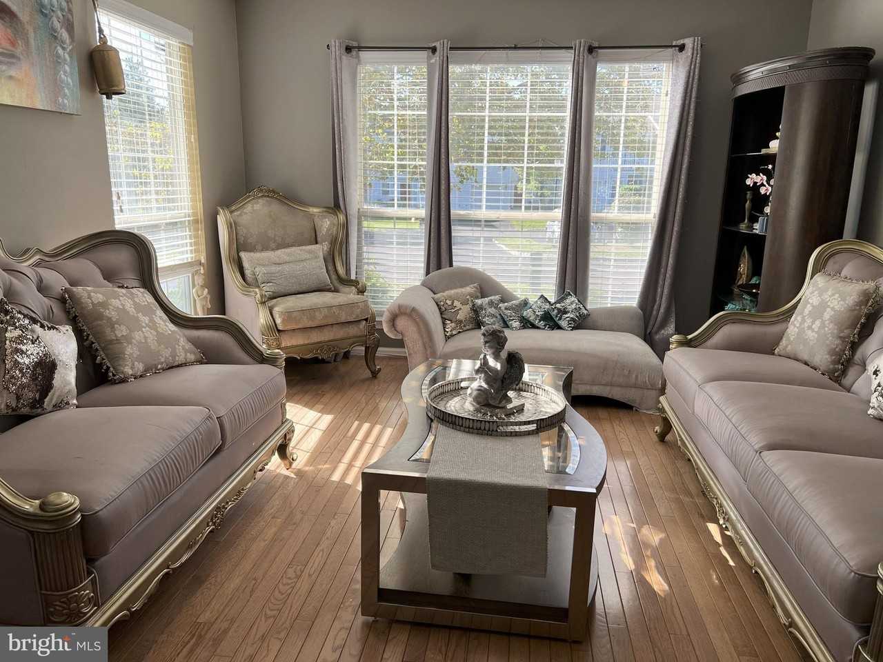 301 Park Knl - Photo 7 of 36