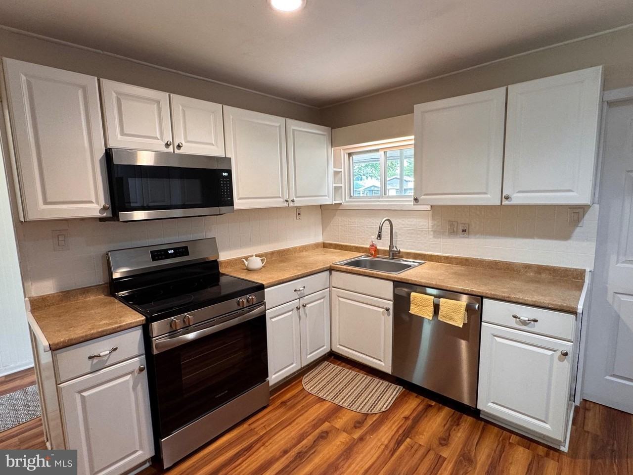 33 Twisting Ln - Photo 7 of 28
