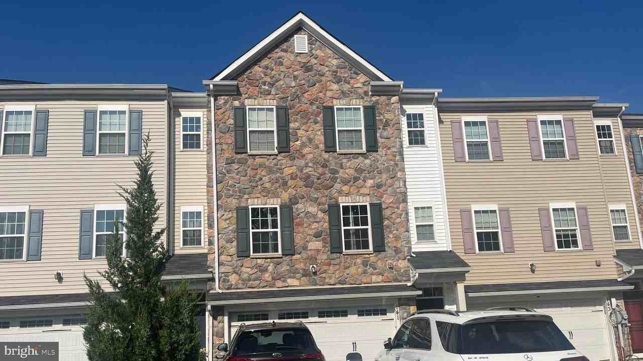 141 Graystone Dr - Photo 2 of 50