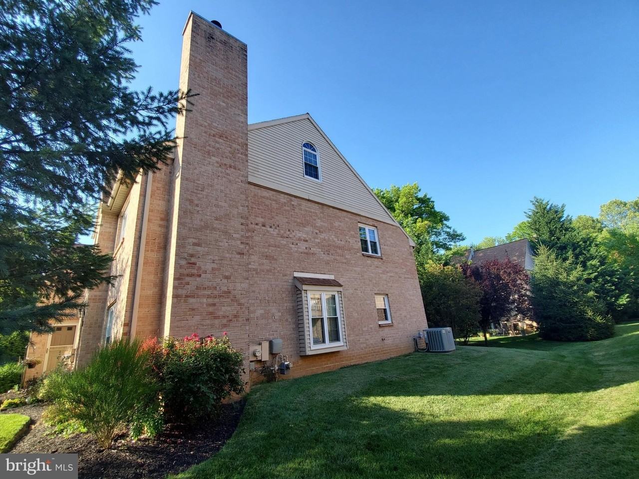 37 Rampart Dr - Photo 4 of 22