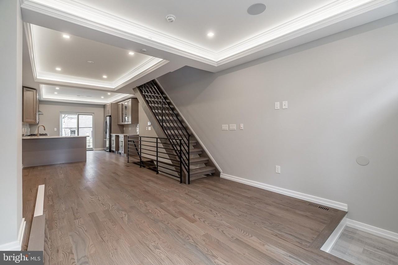 2233 Kimball St - Photo 6 of 38
