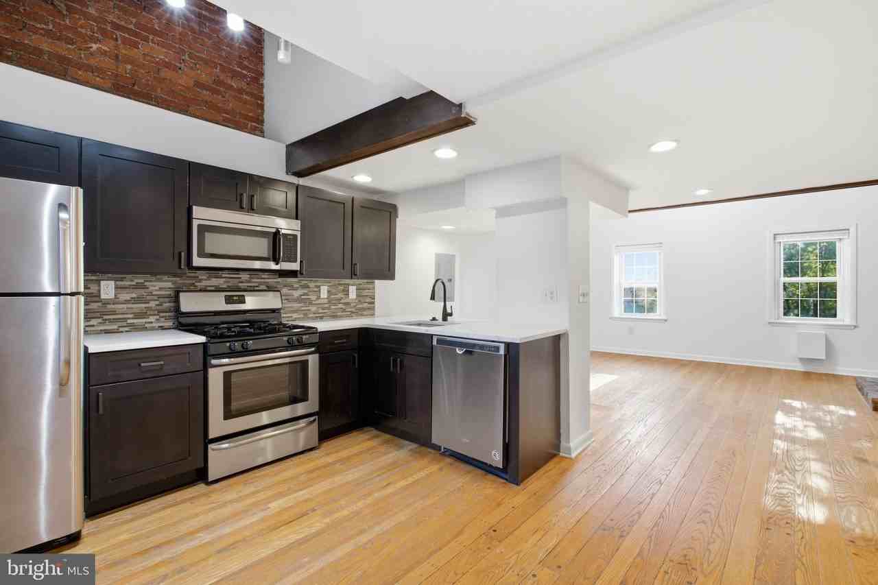 747 S 2nd St #PH - Photo 5 of 14