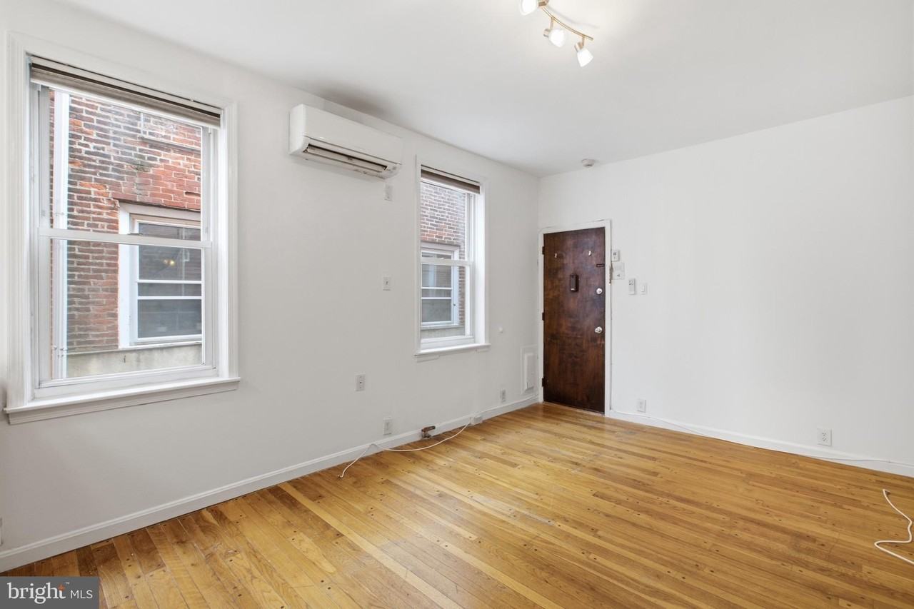 747 S 2nd St #2 - Photo 3 of 14