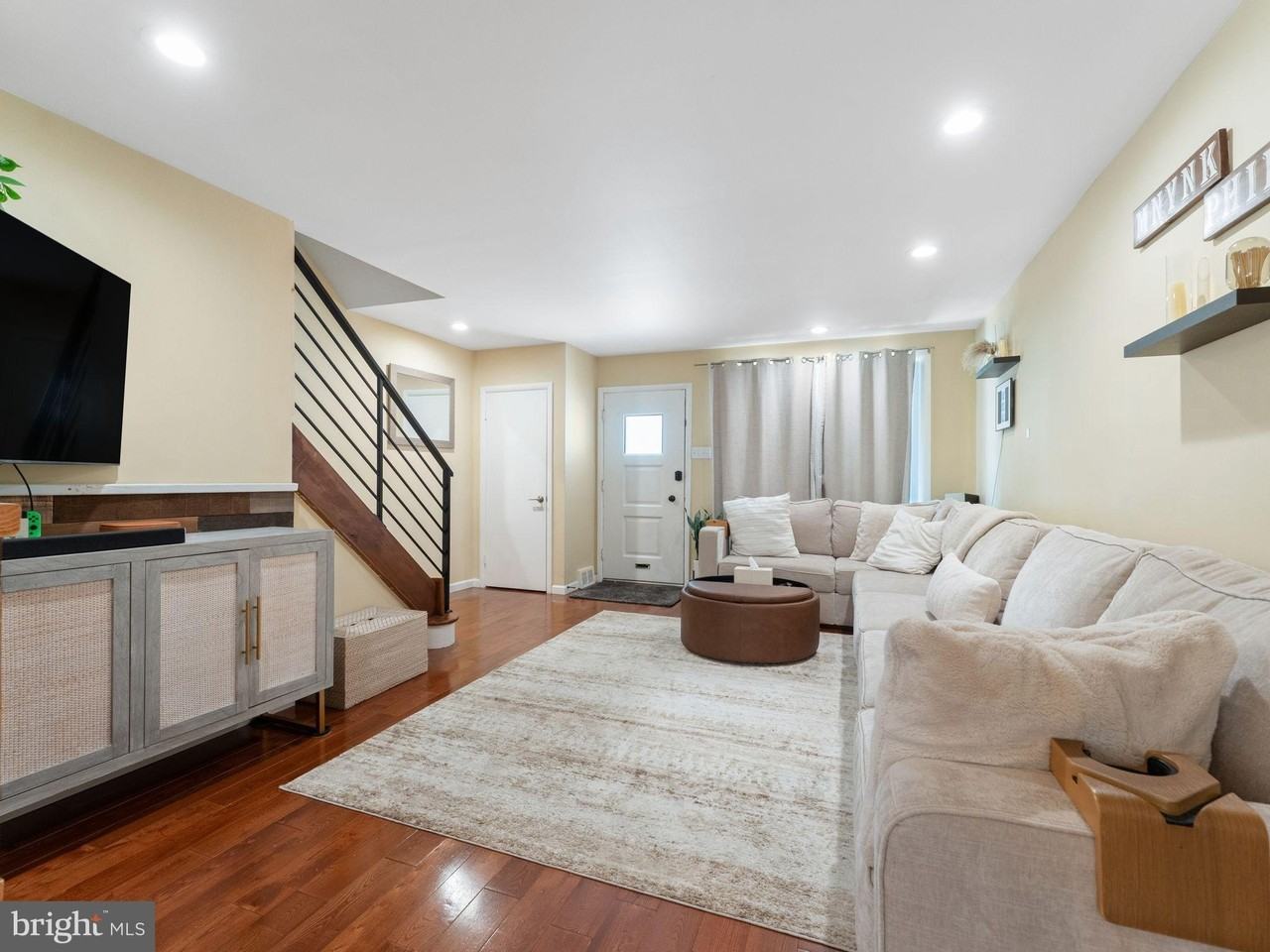 5969 Jannette St - Photo 6 of 28