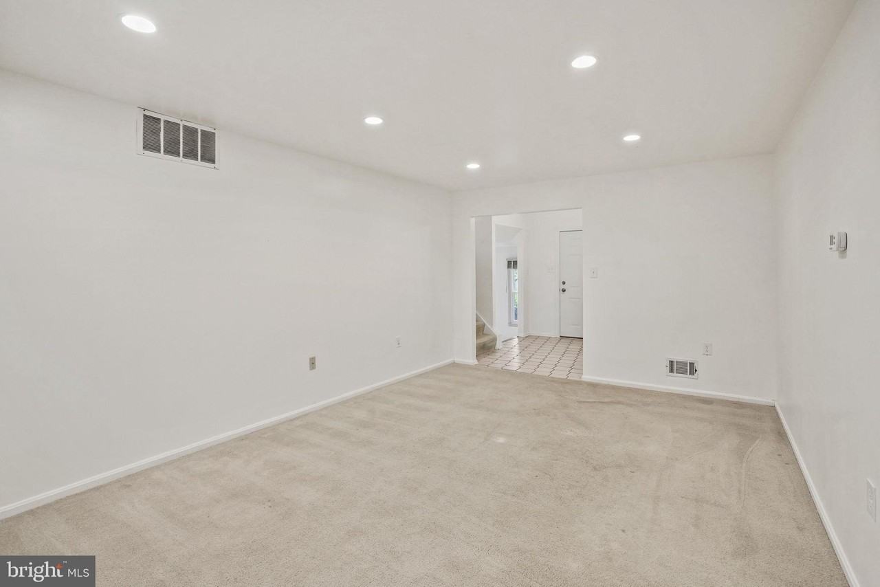 9086 Brook Ford Rd - Photo 6 of 39