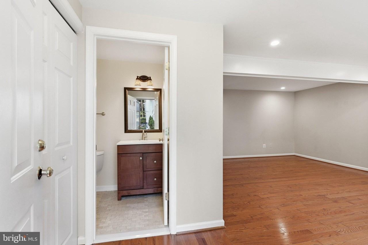 11712 Mossy Creek Ln - Photo 5 of 50