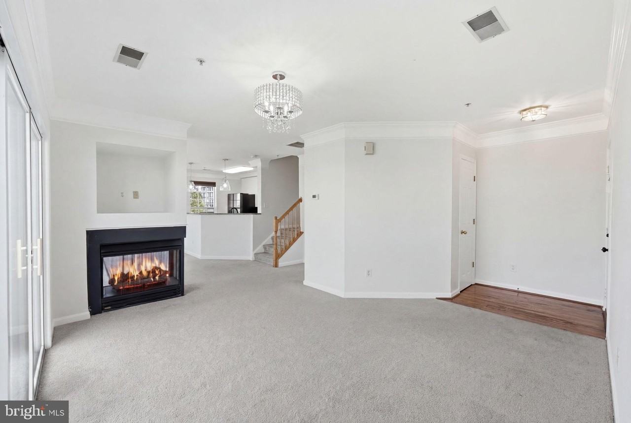 2489 Quick St #304 - Photo 4 of 34
