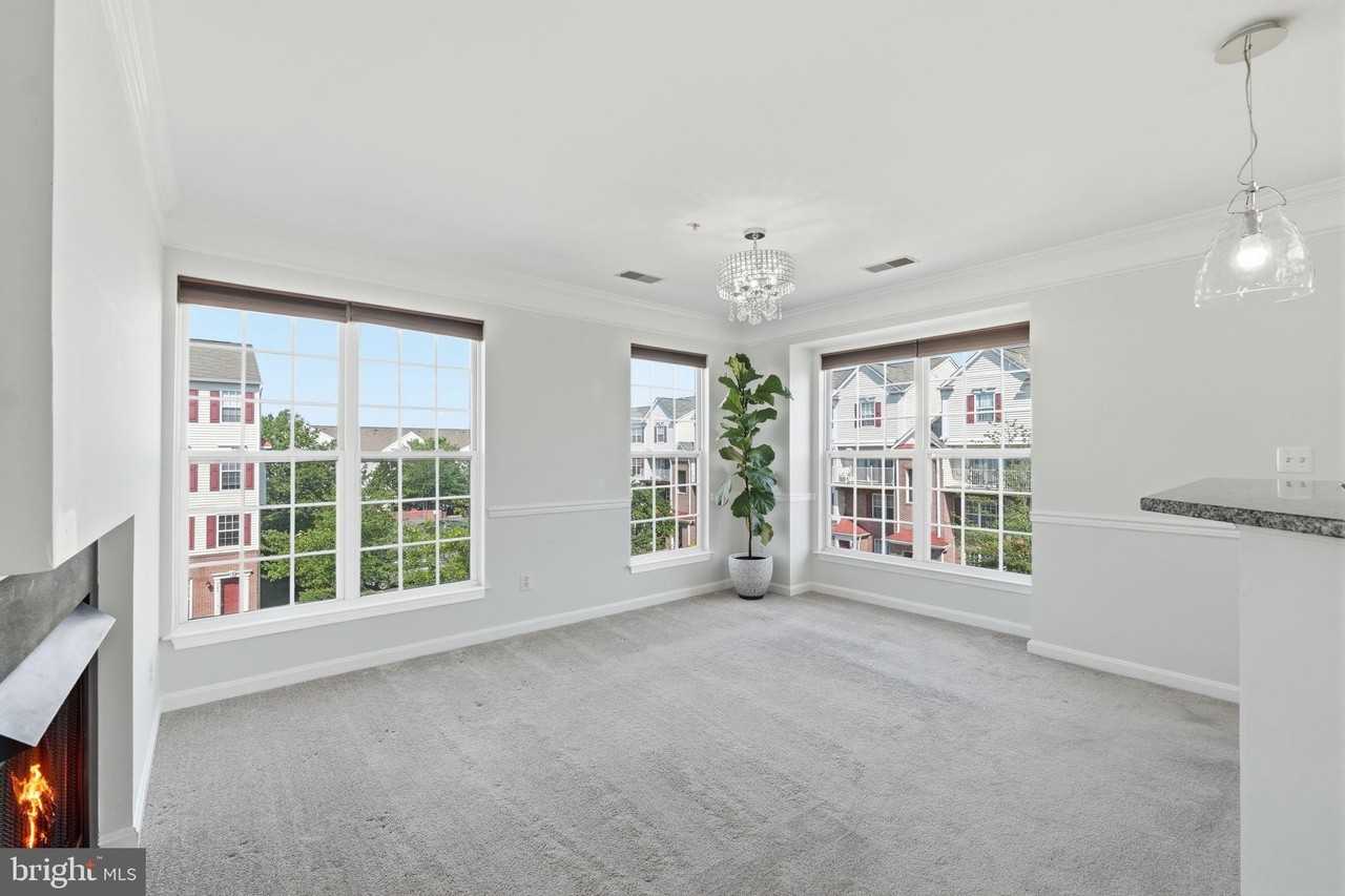 2489 Quick St #304 - Photo 6 of 34