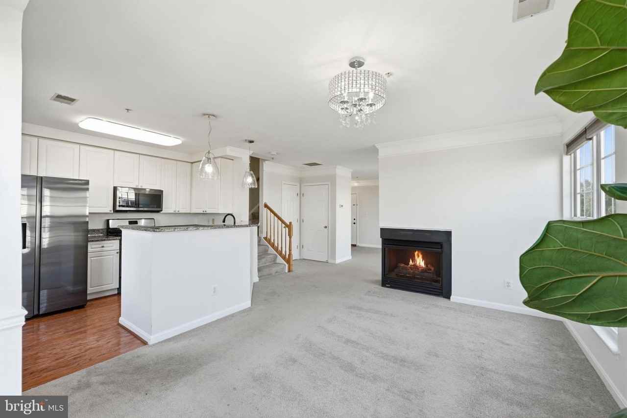 2489 Quick St #304 - Photo 7 of 34