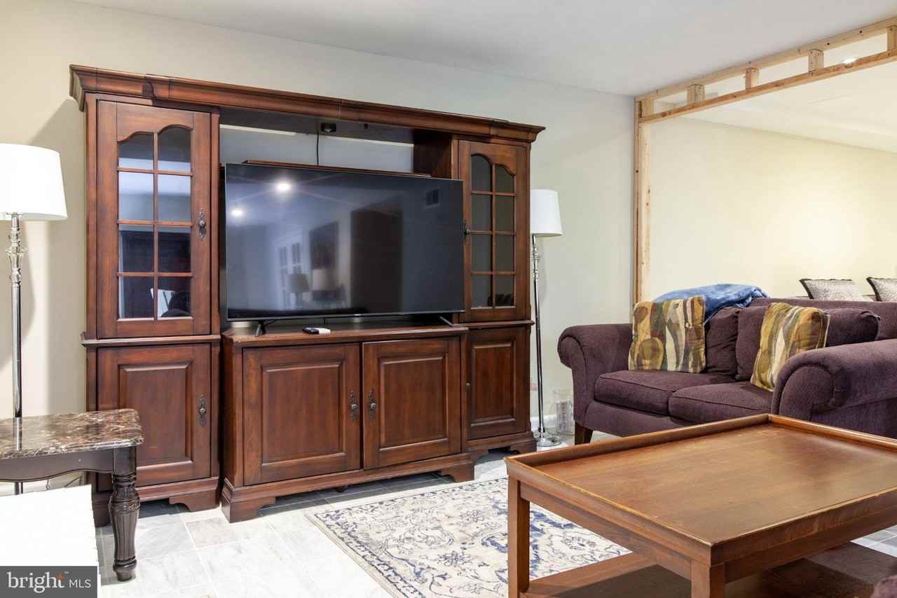 6034 Chesterbrook Rd #B - Photo 3 of 34