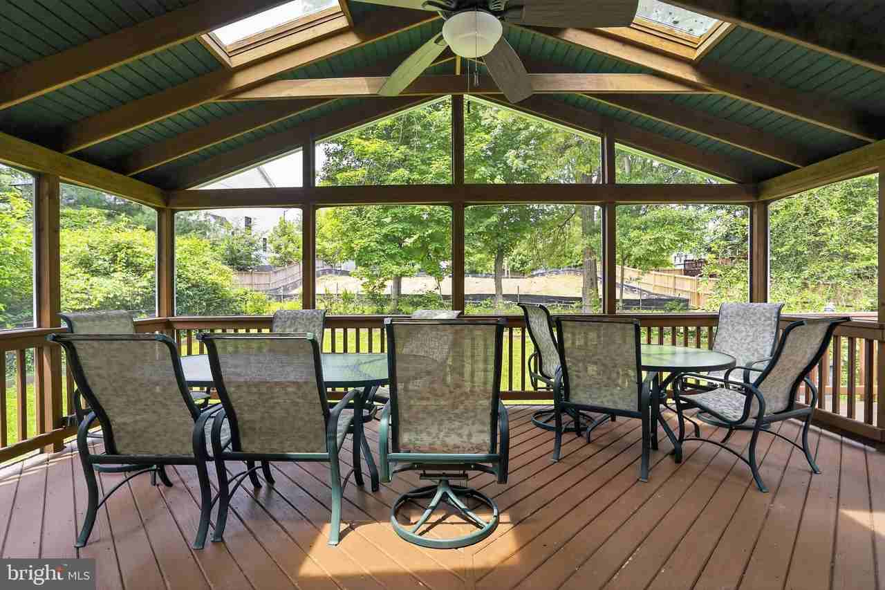 1452 Dewberry Ct - Photo 7 of 33