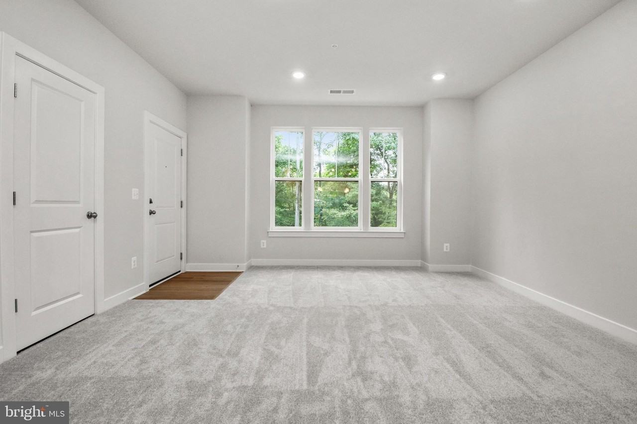 20847 Owenmore Ter - Photo 4 of 23