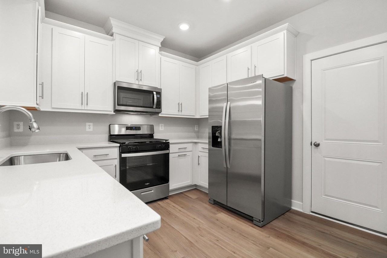 20847 Owenmore Ter - Photo 6 of 23