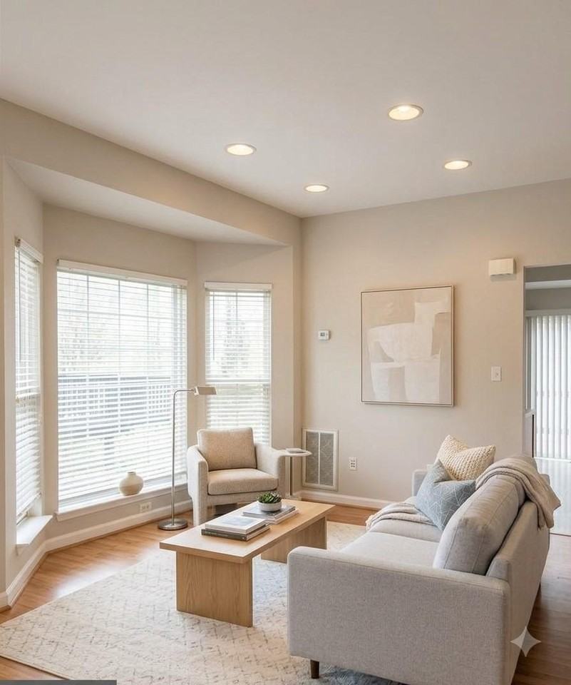 10038 Moxleys Ford Ln - Photo 3 of 17