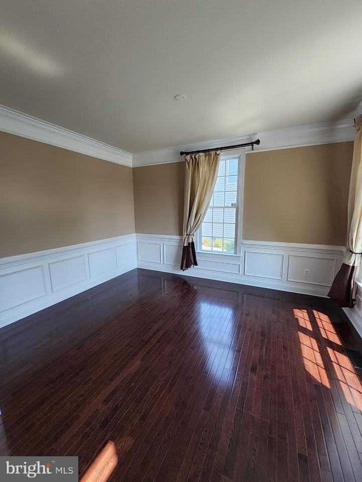 15204 Grigsby Pl - Photo 4 of 31
