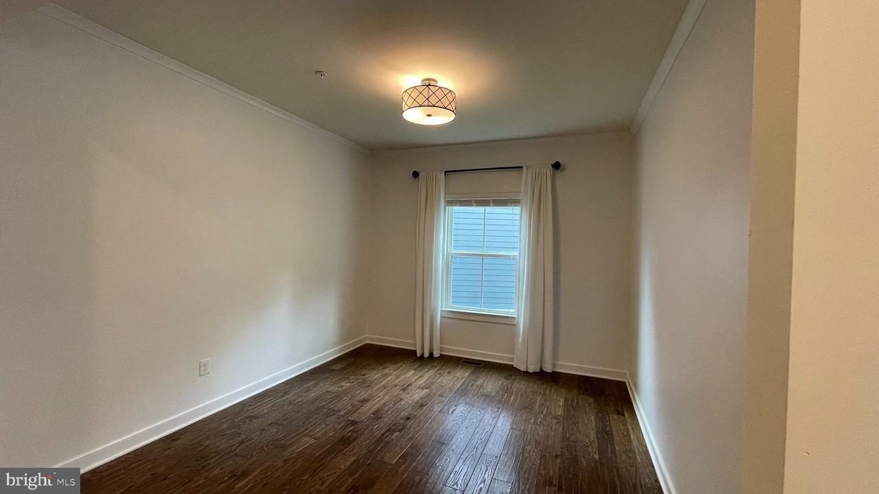 2309 Harmsworth Dr - Photo 6 of 24
