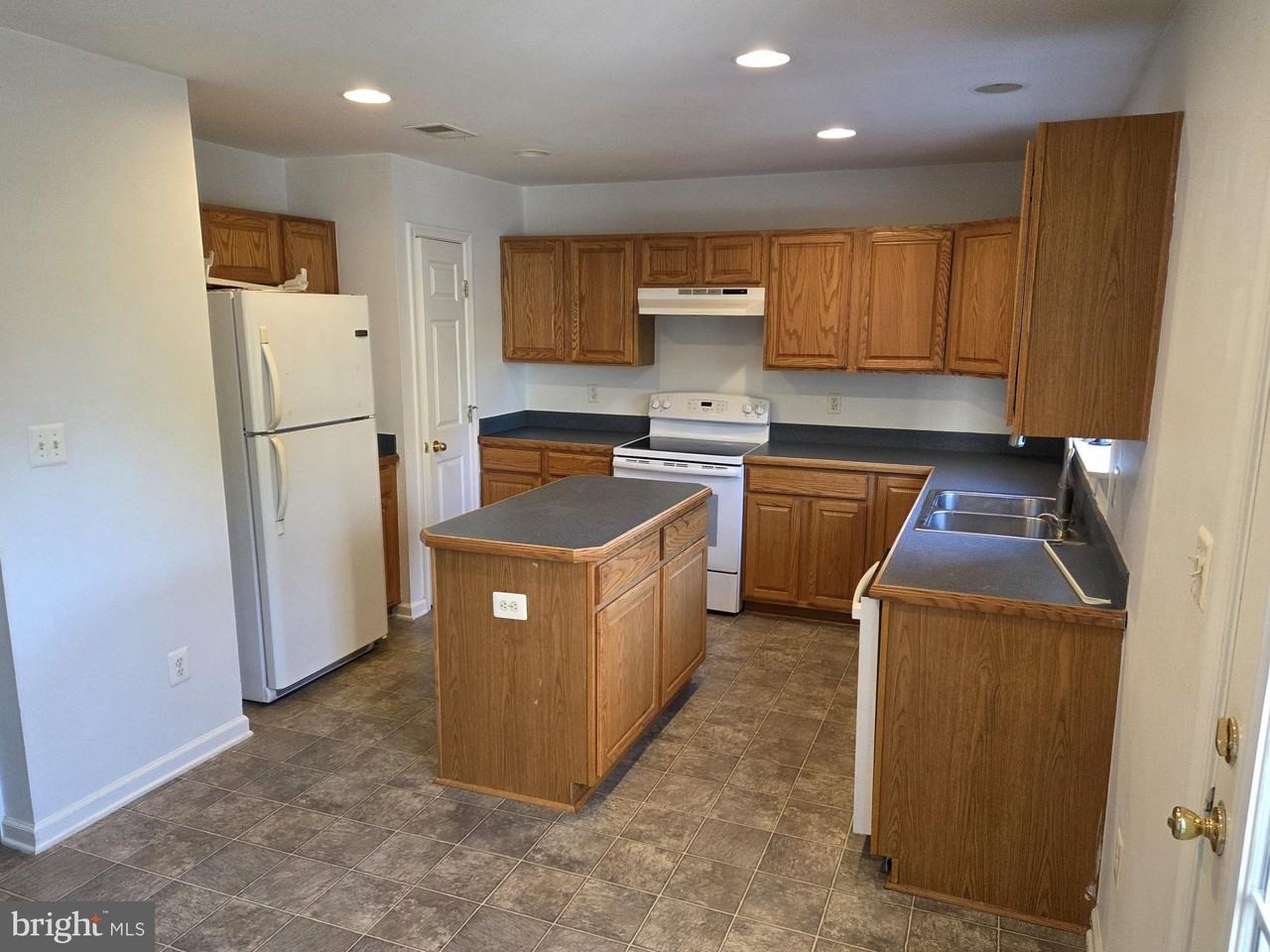 404 Pendleton Ln - Photo 6 of 29