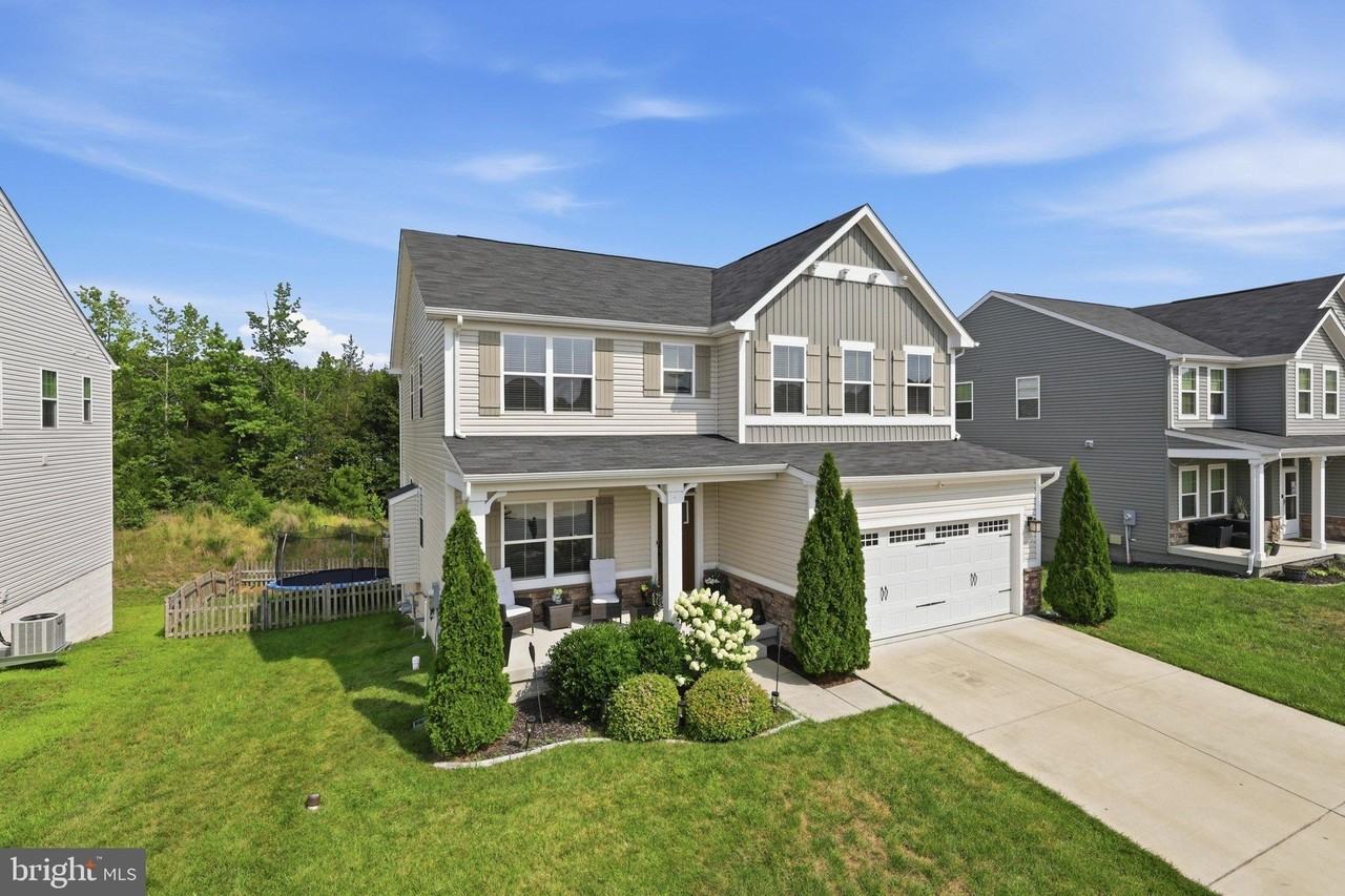 9202 Wood Creek Cir - Photo 5 of 50