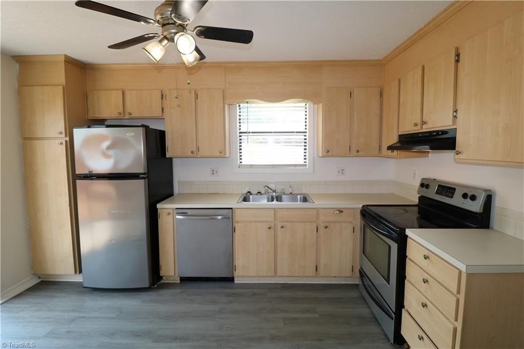 1600 Windsong Ct - Photo 5 of 13