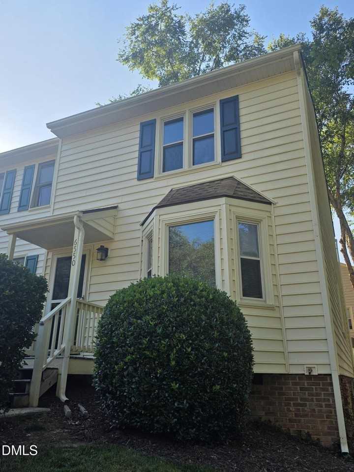 6550 Thetford Ct - Photo 3 of 16