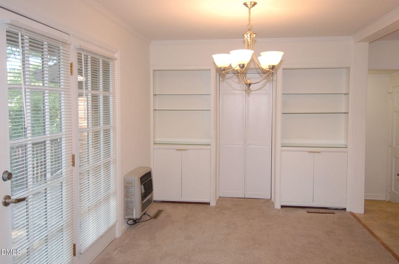706 Smedes Pl - Photo 5 of 21