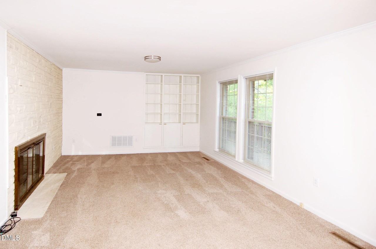 706 Smedes Pl - Photo 6 of 21