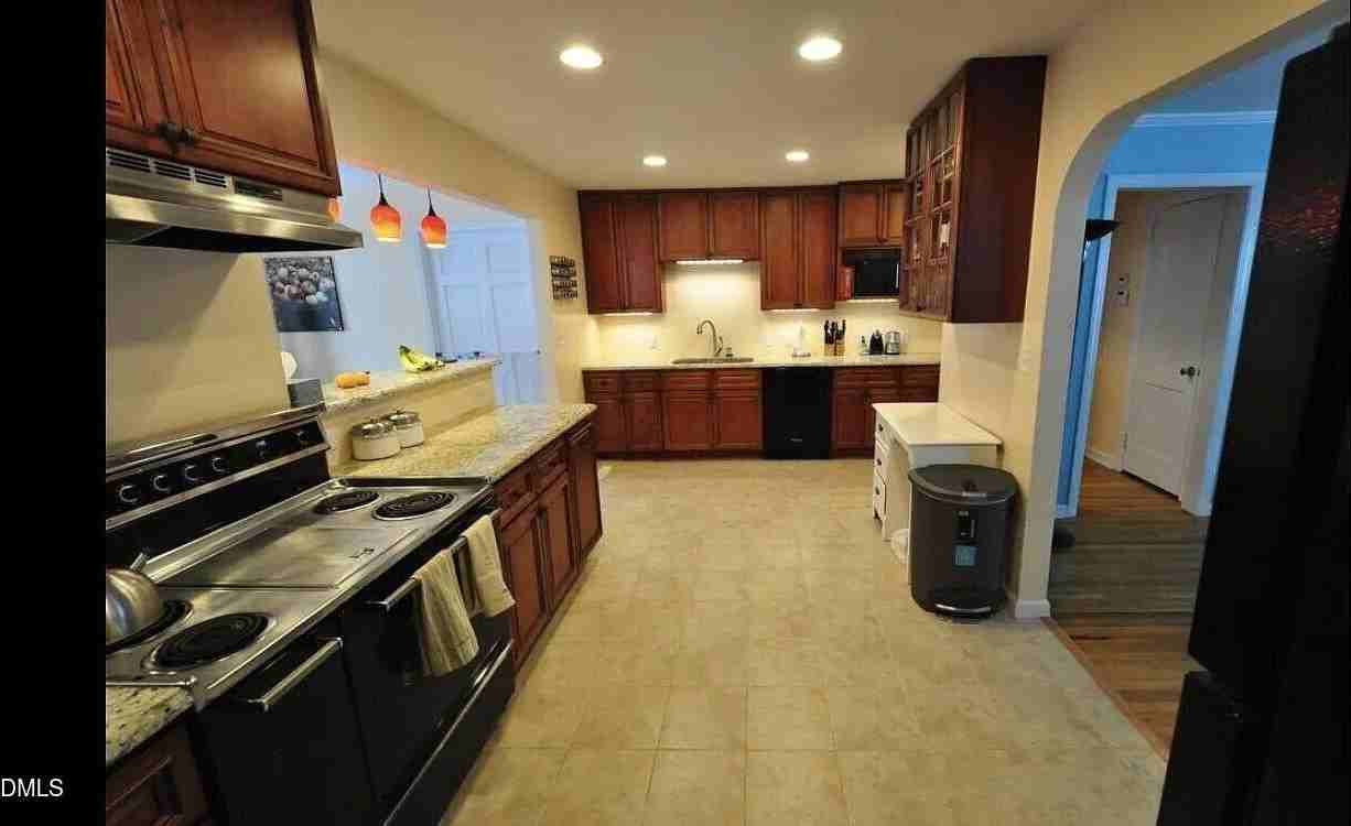 2824 Crestline Ave - Photo 4 of 30