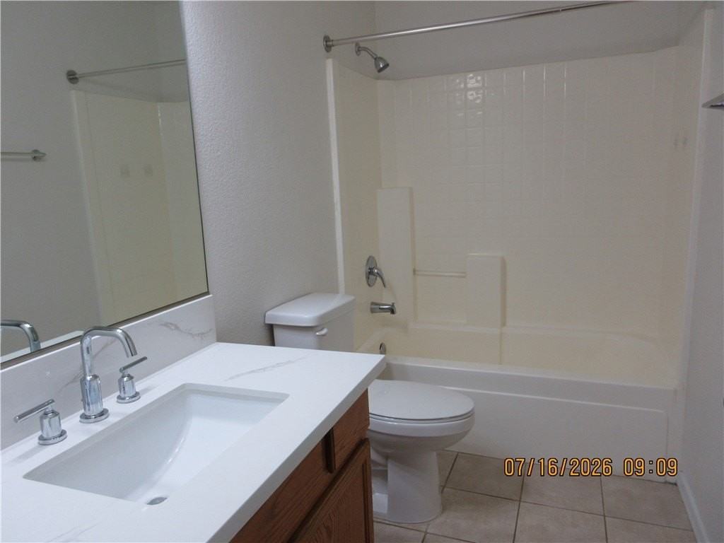 969 E Beverly Ave - Photo 5 of 13