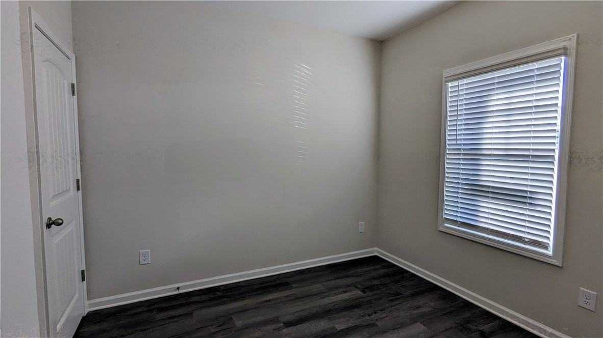 405 Sonoma Ct - Photo 3 of 31