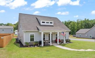 featured image of 1044 Fairfield Dr