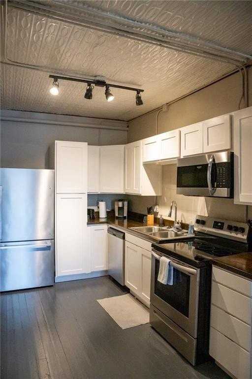 4304 S Main St #2 - Photo 4 of 8