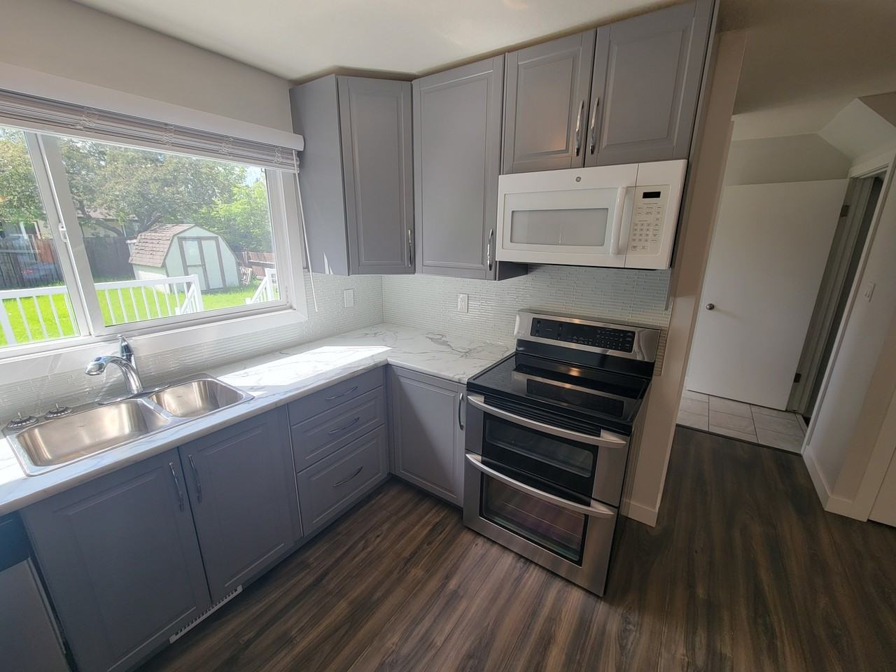 14214 32 St Nw #1 - Photo 2 of 25