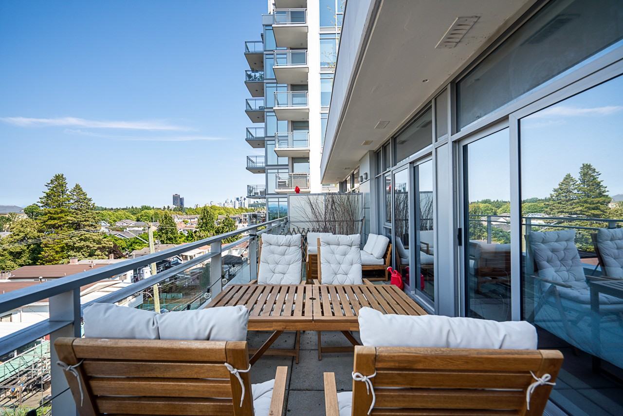2435 Kingsway - Photo 29