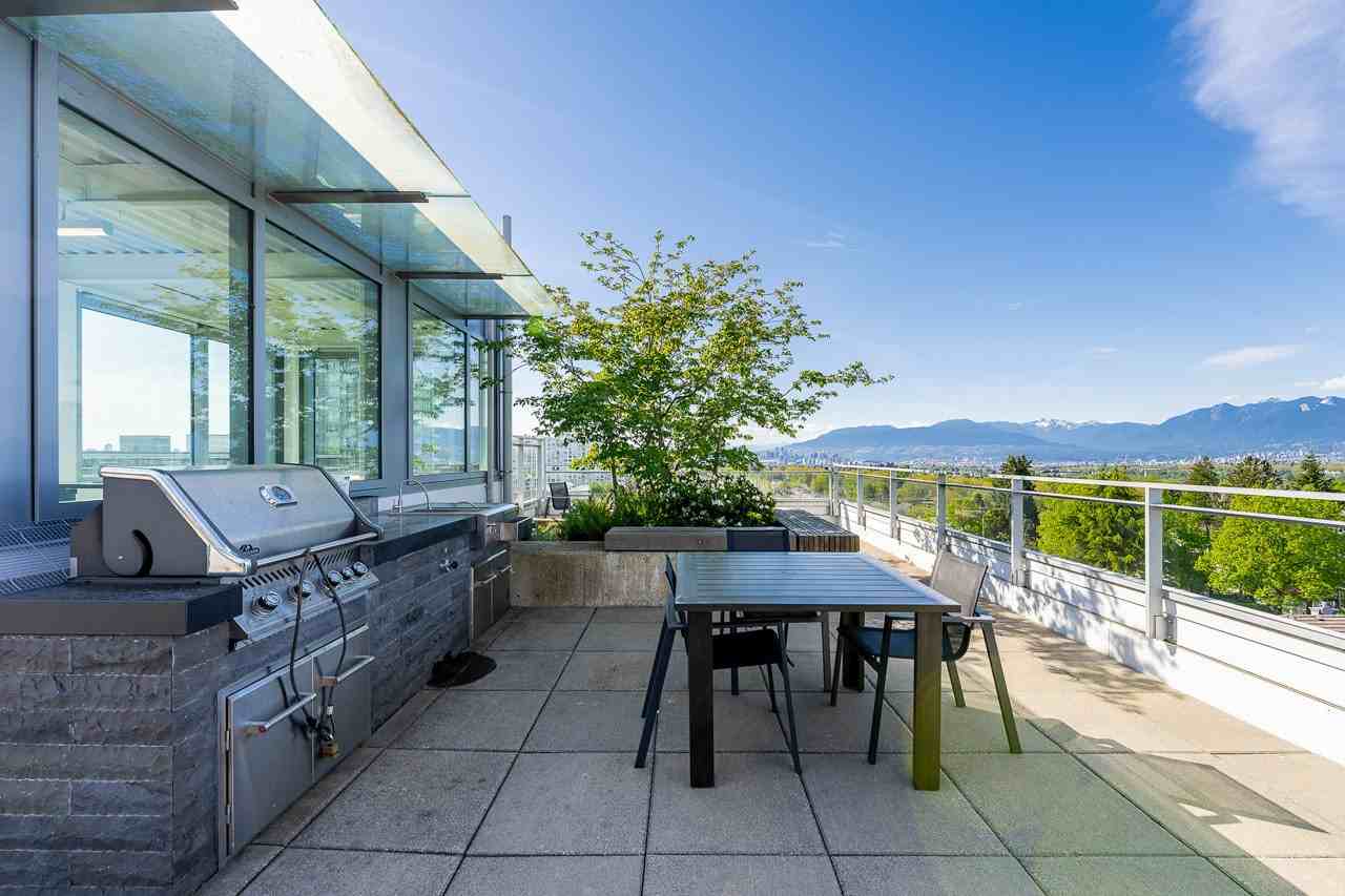 2435 Kingsway - Photo 33