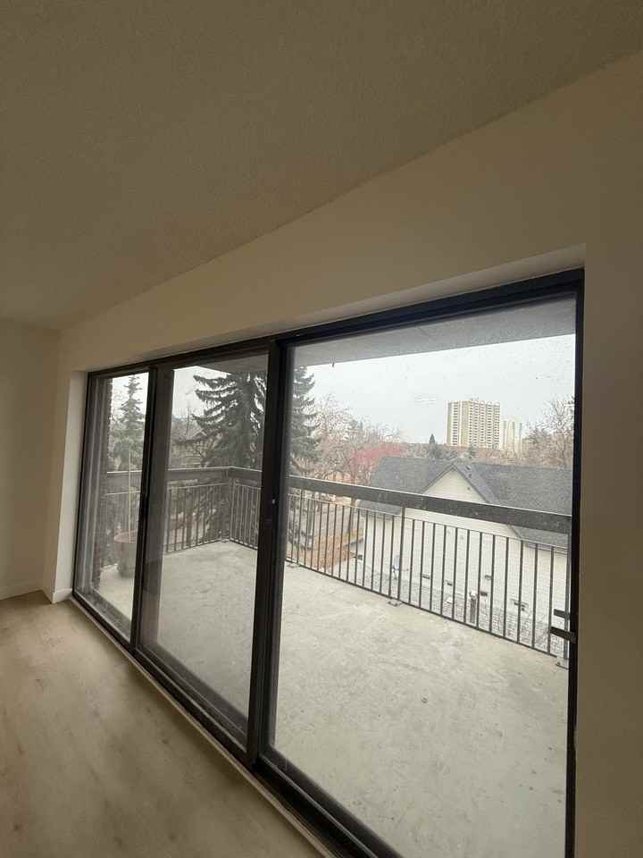 Claridge House - Photo 7 of 14