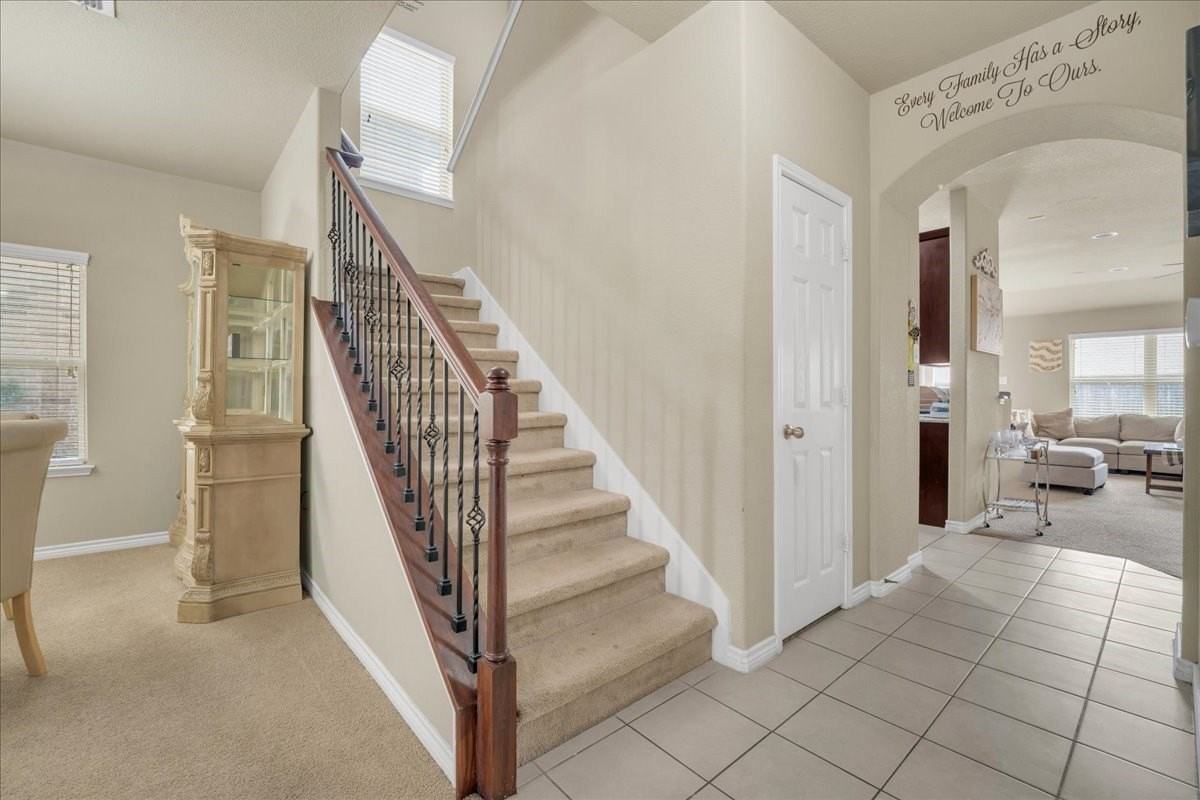 1820 Christopher Creek Dr - Photo 5 of 39