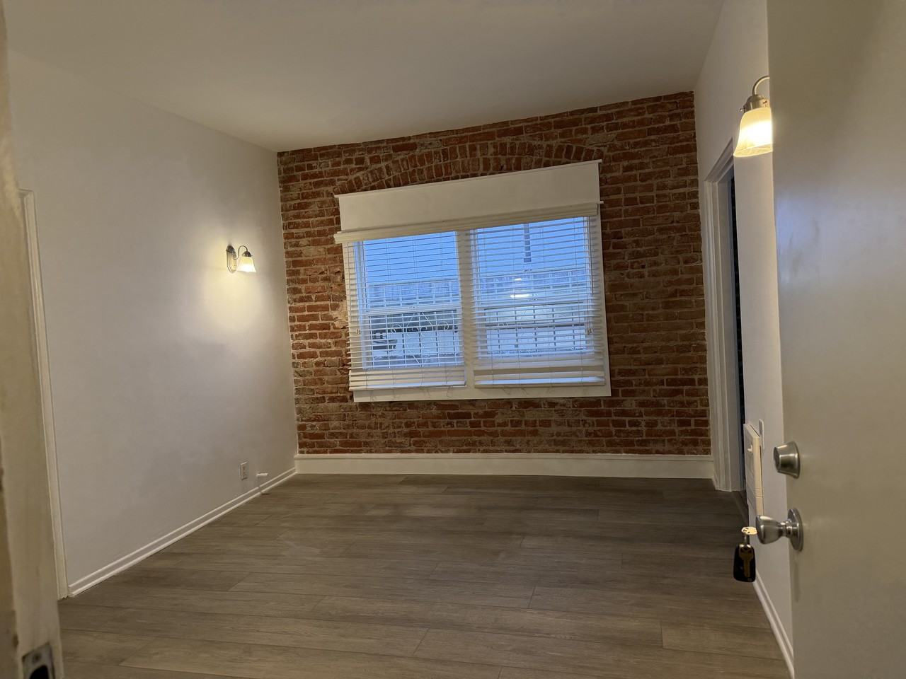 1616 Venice Boulevard #105 - Photo 4 of 11
