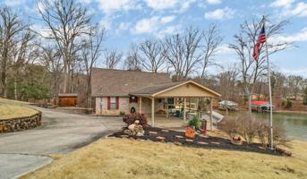 featured image of 165 Lakeshore Ct #1