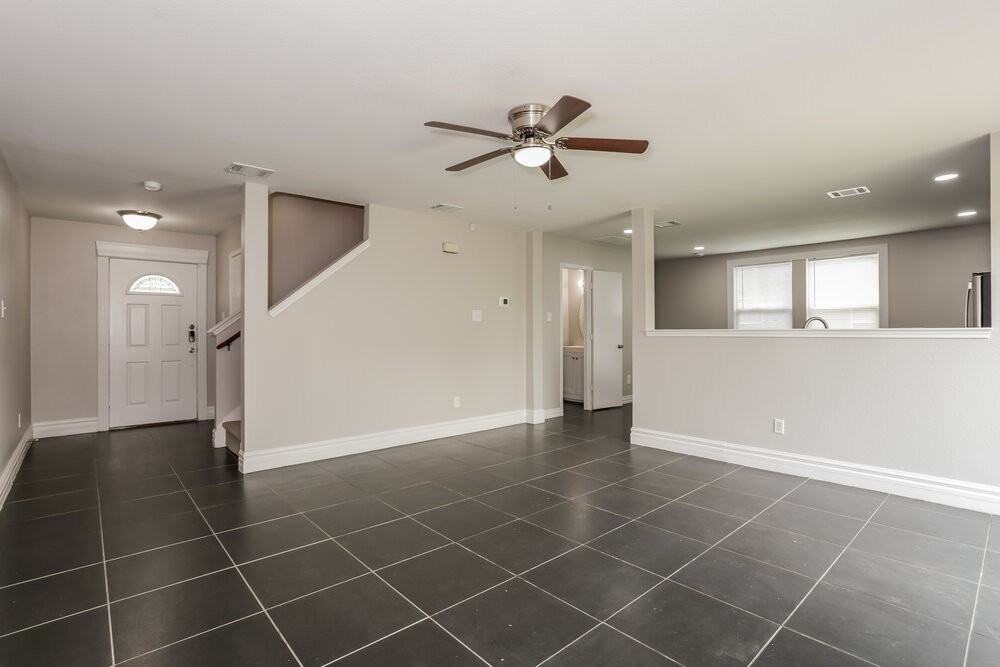 10500 Flagstaff Run - Photo 5 of 17