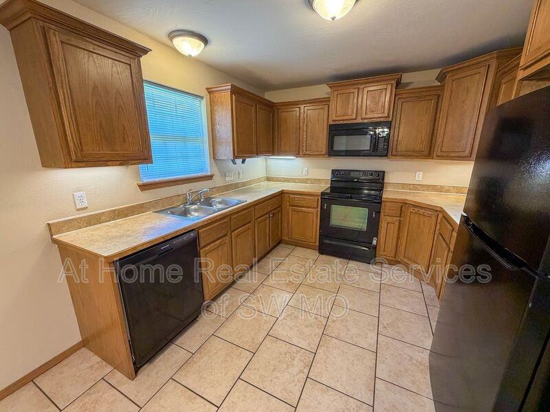 3314 N Marion Ave - Photo 5 of 14