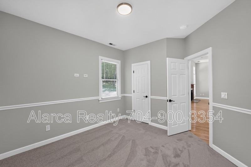 12736 Wetherburn Ln - Photo 7 of 21