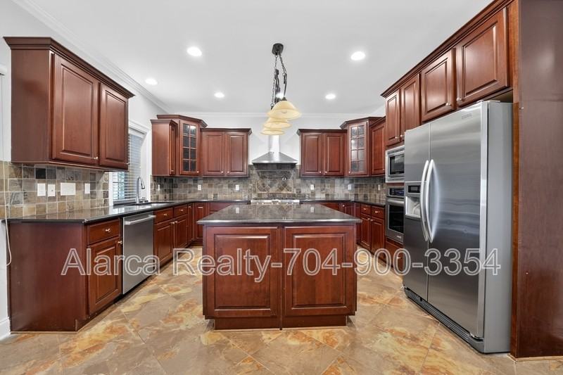 2718 Old Course Rd - Photo 7 of 38