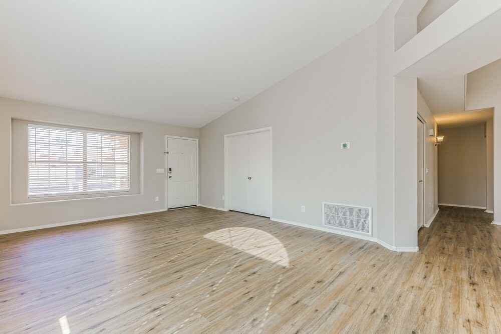 4262 E Alder Ave - Photo 3 of 16