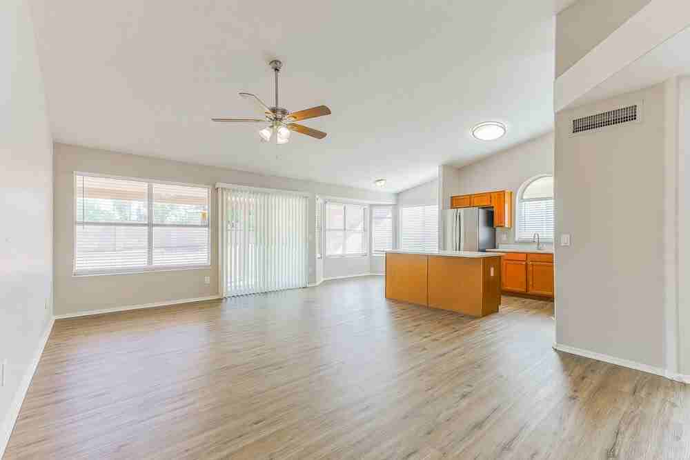 4262 E Alder Ave - Photo 4 of 16