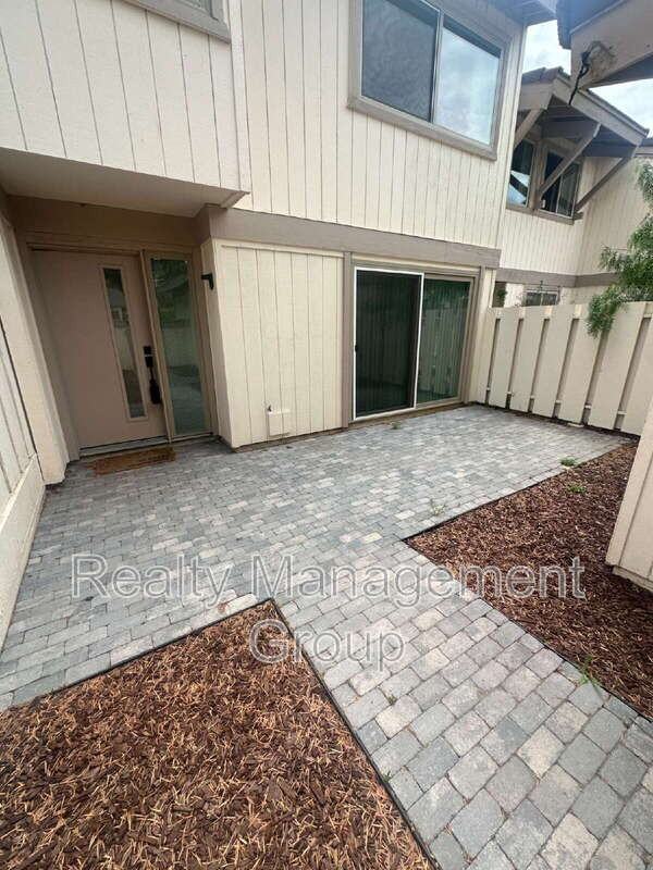 11218 Poblado Rd - Photo 3 of 20