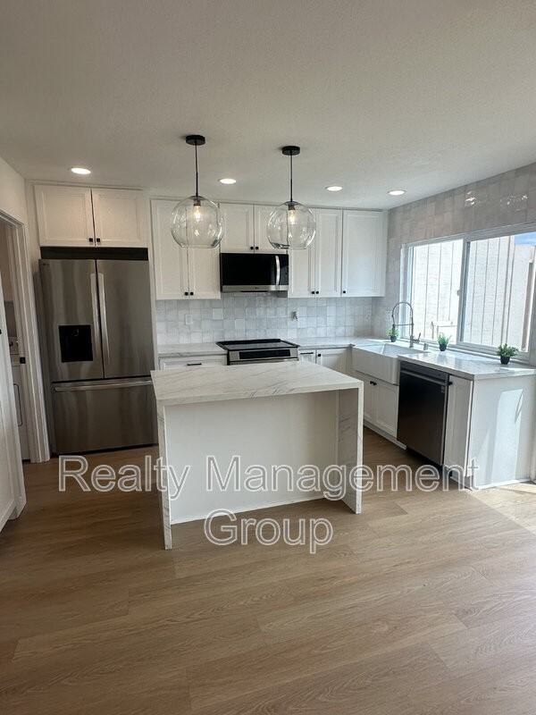 11218 Poblado Rd - Photo 4 of 20