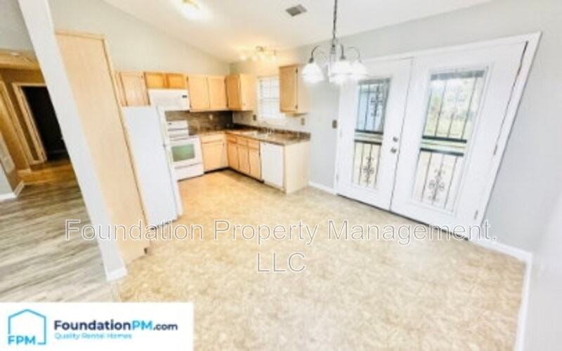 2663 Bay Pointe Cir W - Photo 4 of 15